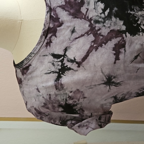 Black and purple tie dye t shirt - Picture 2 of 4